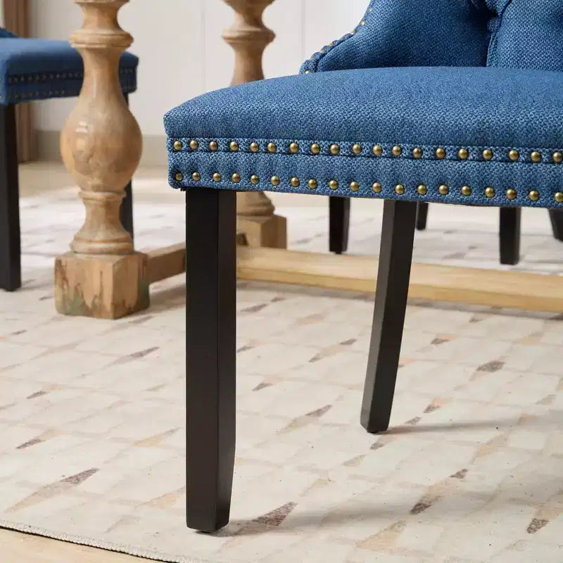 Lot de 2 chaises de salle à manger modernes en lin, chaises confortables en tissu touffetées haut de gamme, chaises d'appoint de cuisine avec pieds en bois massif et garniture cloutée