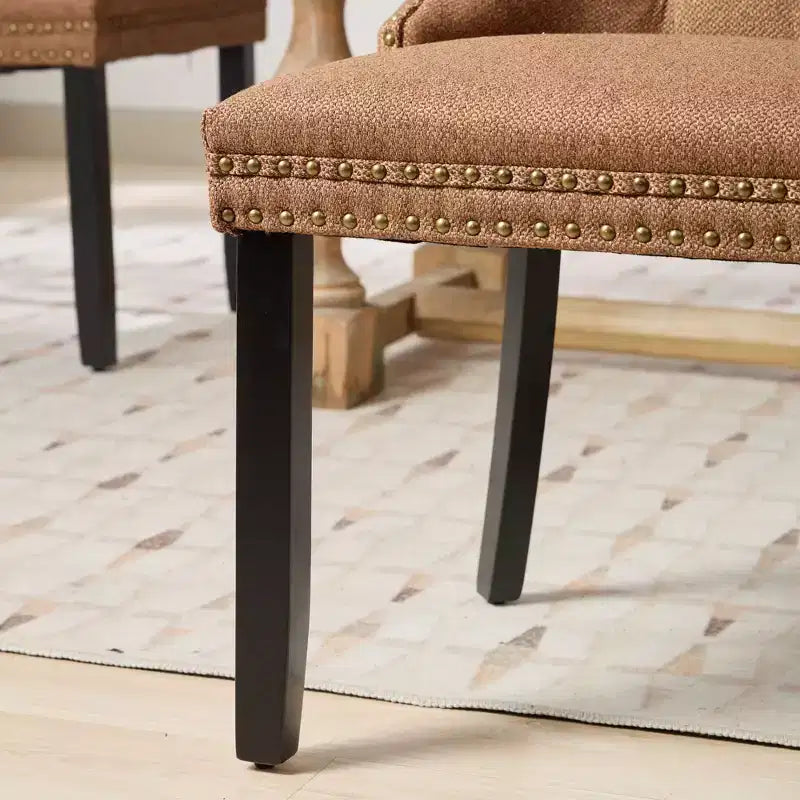 Lot de 2 chaises de salle à manger modernes en lin, chaises confortables en tissu touffetées haut de gamme, chaises d'appoint de cuisine avec pieds en bois massif et garniture cloutée