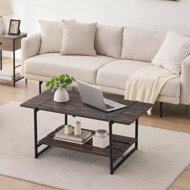 Table basse rectangulaire 41 avec 2 niveaux de rangement, plateau brun noyer et cadre en acier noir, robuste et peu encombrante pour salon, bureau, appartement