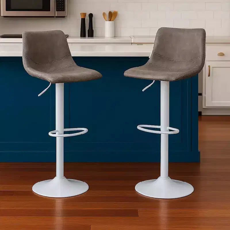 Tabourets de bar Tilbury avec base en fer blanc, hauteur réglable, assise en cuir, fonction pivotante et repose-pieds, lot de 2